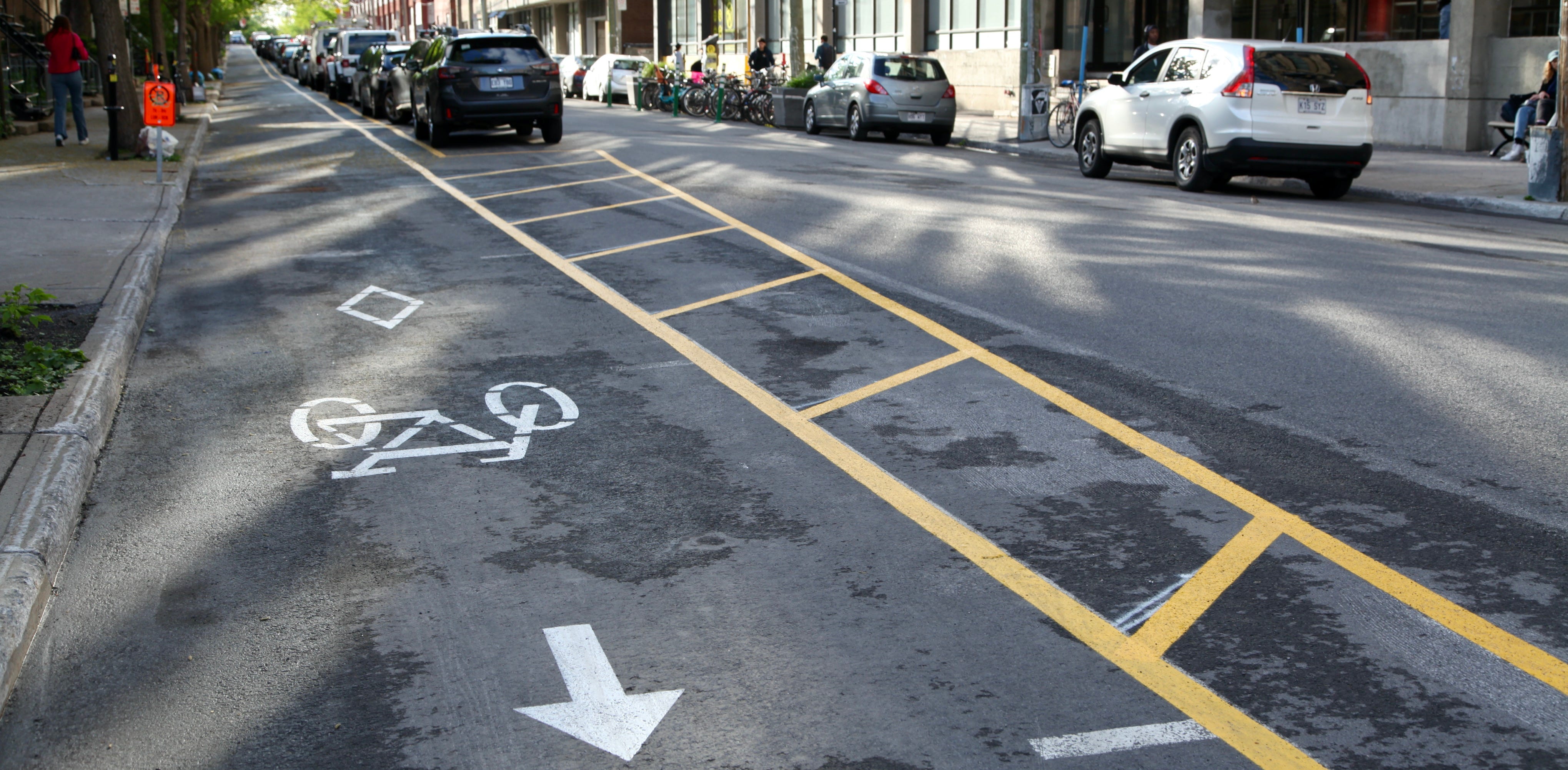 Une portion de la piste en direction sud qui a été déplacée et protégée.