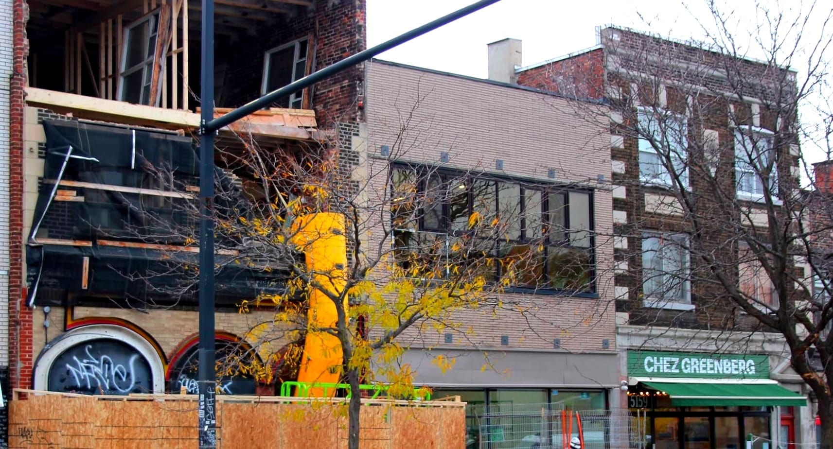 Vue des façades des trois bâtiments de l'avenue du Parc qui sont intégrés au projet.