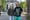 Les deux candidats posent devant Le kiosque K, au Square Saint-Louis. 